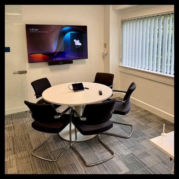 small / huddle microsoft teams room space